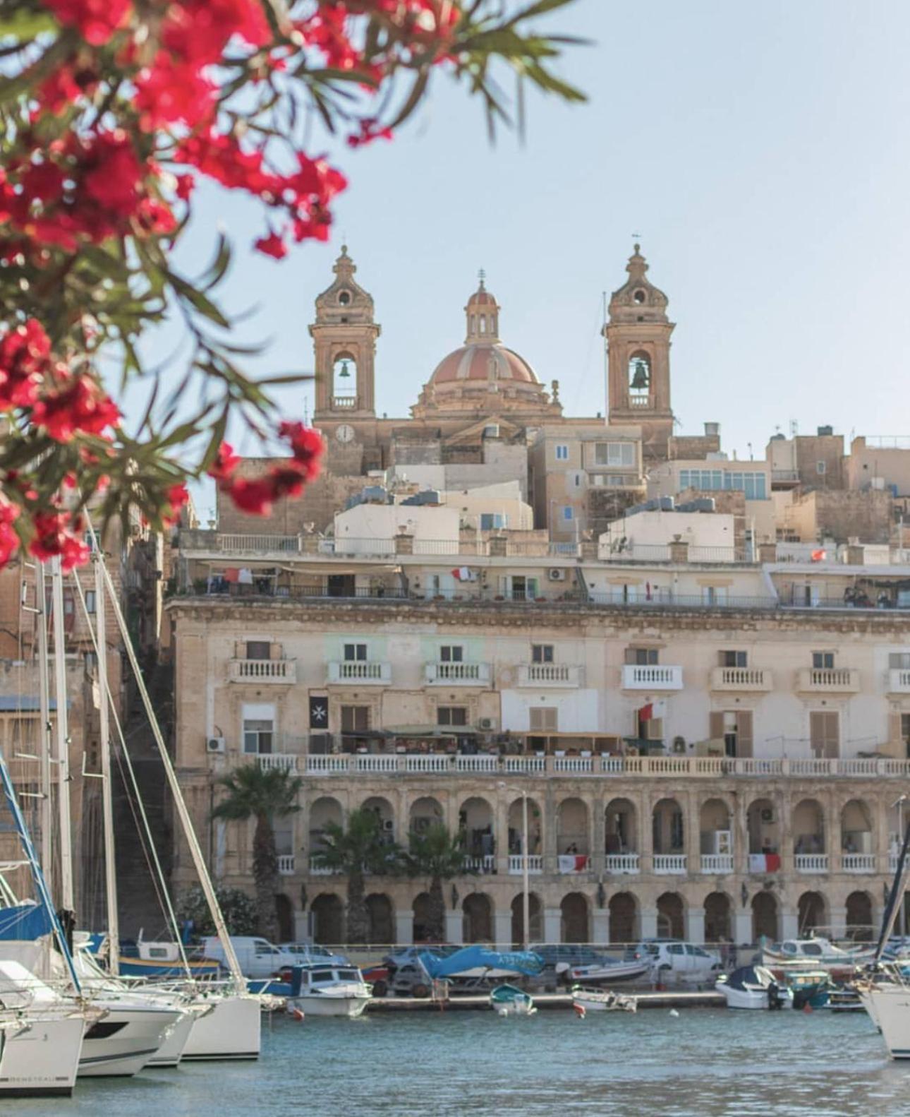 Arcanum 1 Very Close To Seafront Bus Station And Ferry To Valletta Lägenhet *